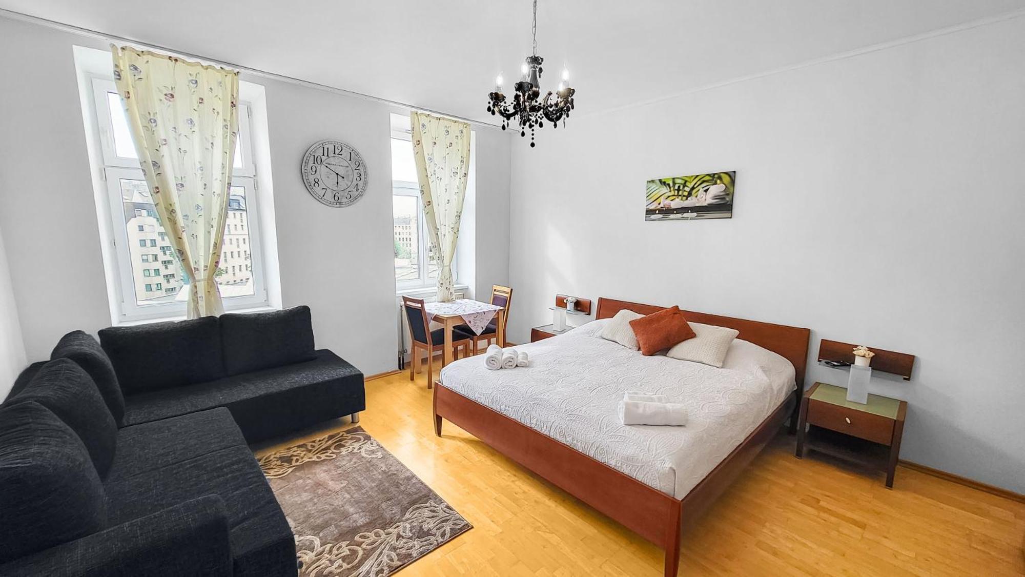 Spacious Three-Bedroom, Three King-Size Beds Wiedeń Zewnętrze zdjęcie