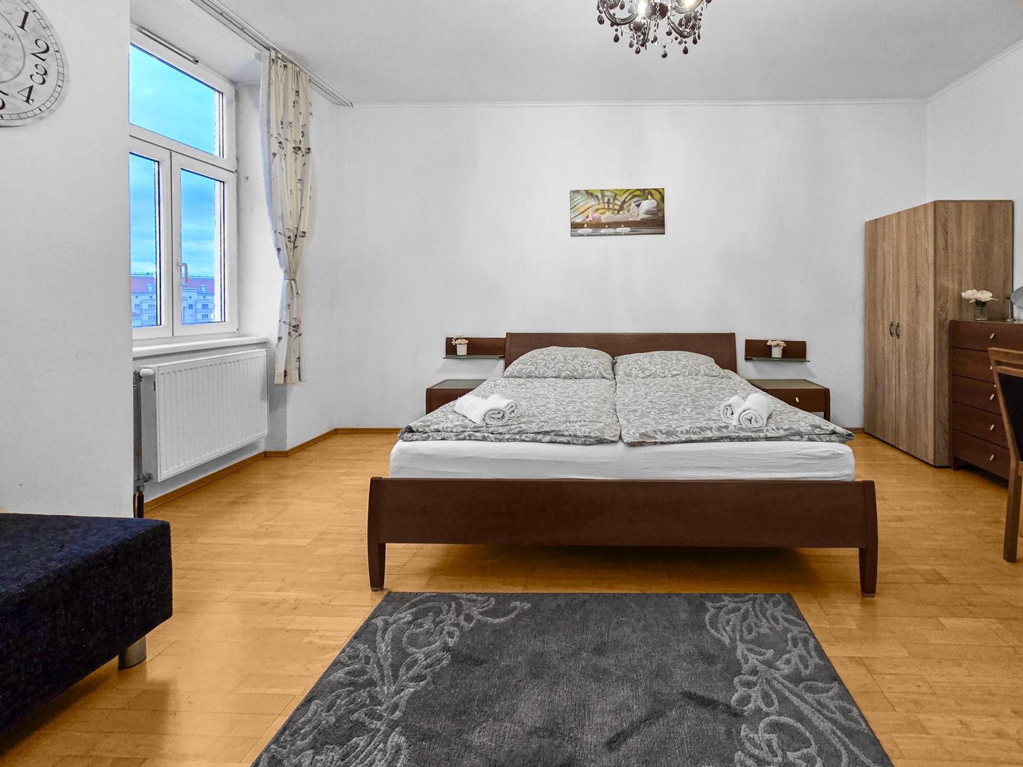 Spacious Three-Bedroom, Three King-Size Beds Wiedeń Zewnętrze zdjęcie